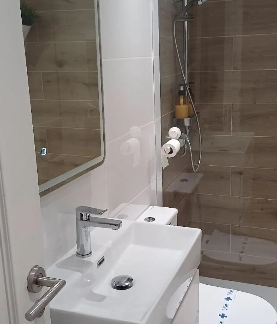 Airport Madrid Plenilunio Suites Green By Bebalmy Apartamento