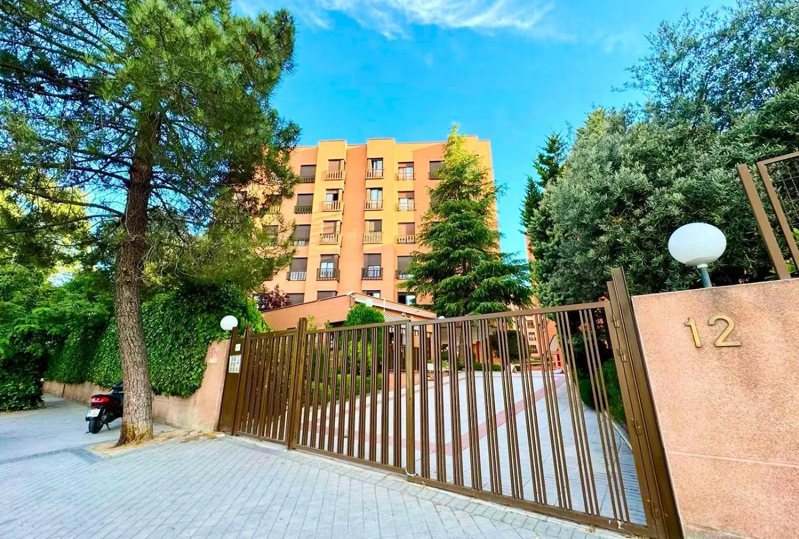 Apartamento Airport Madrid Plenilunio Suites Green By Bebalmy España